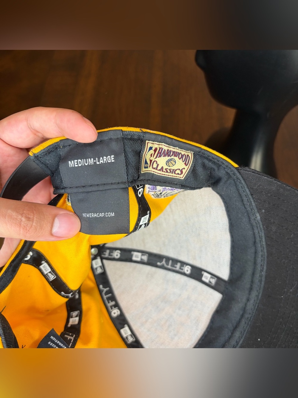 New Era 9FIFTY Los Angeles Lakers Hardwood Classics Big Spell Out Snapback M-L - Picture 9 of 11